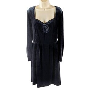 Ava & Viv Elegant Black Velour Long Sleeve Dress